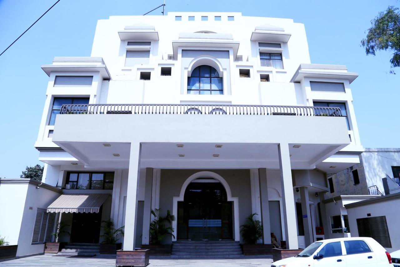 Hotel Rajmahal Морадабад Экстерьер фото